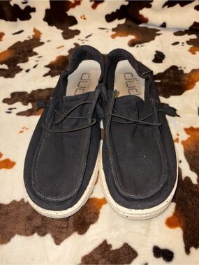 Casual Black Slip-On hey dudes
